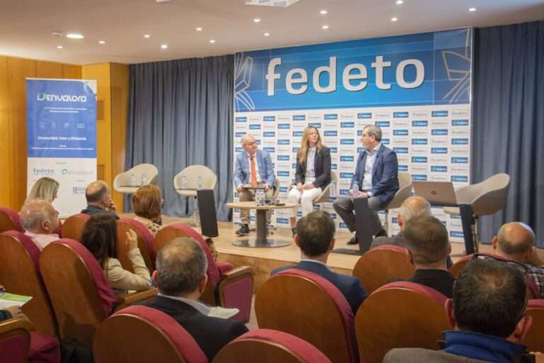 Un total de 60 empresas de C-LM conocen el nuevo marco legal para tratar envases y residuos que arrancará en 2025
