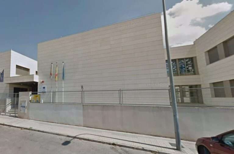 Desalojan a una treintena de alumnos del CEIP 'El Santo' de Alcázar por un incendio en el lavavajillas