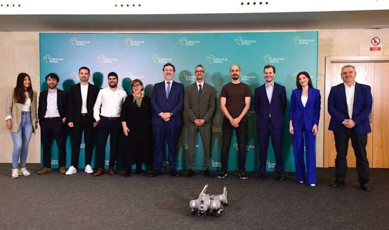 VÍDEO: La IA muestra su poderío, vías prácticas y aplicaciones presentes y futuras en 'Digital Summit' de Eurocaja Rural