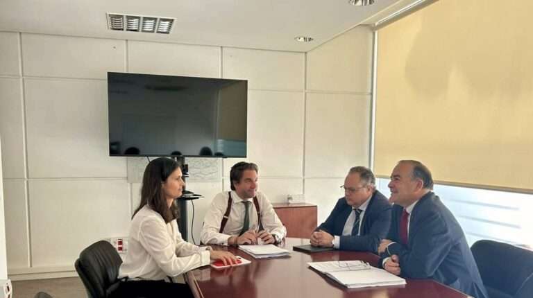 Gregorio plantea a Gobierno Ayuso infraestructuras, proyectos turísticos y feriales que beneficien a Talavera y Madrid