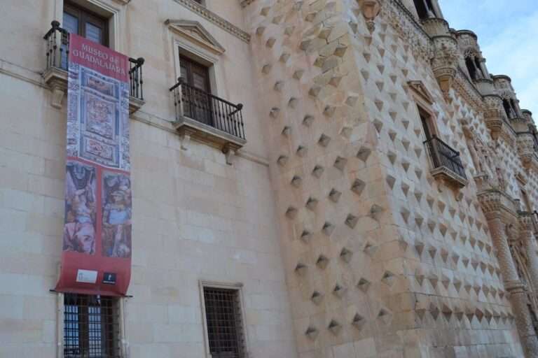 El Museo de Guadalajara inaugura este miércoles una exposición con imágenes de fotógrafos que han hecho historia