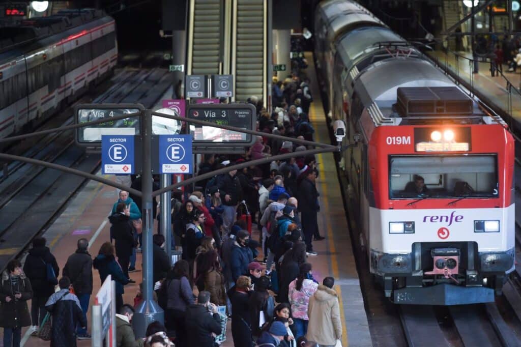 Retrasos en los trenes de Guadalajara tras morir arrolada una persona en una estación de Cercanías de Madrid