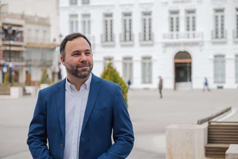 Javier Navarro reivindica ante Page la colaboración de la Junta para avanzar en el Itecam de Tomelloso: "Es necesario"