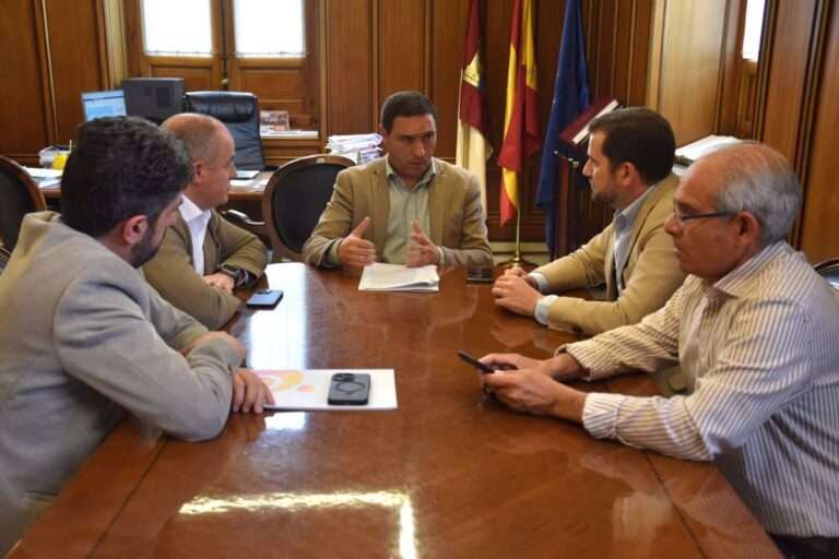 Martínez Chana se reúne con Amiab para continuar trabajando por la integración laboral de las personas con discapacidad