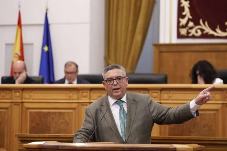 PP y Vox vuelven a escenificar su desacuerdo con el canon del agua y PSOE insiste en que proviene de Europa