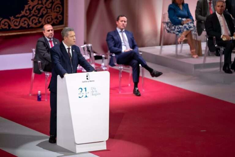 Page presume que en C-LM se lleve 40 años trabajando "en lo que nos une" en vez de en "lo que nos separa"