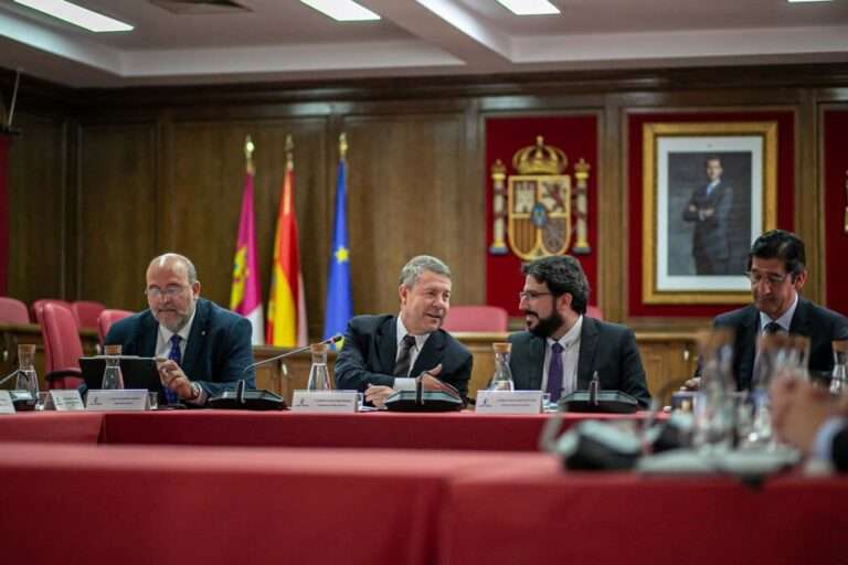 Page carga contra la 'gauche divine' de Urtasun a cuenta de los toros: "Dan carnés de modernidad, pero les vota el 5%"