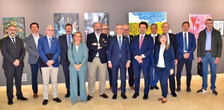 Los Colegios de Ingenieros Industriales elevan a Puertollano como "paradigma" de la transformación energética en España