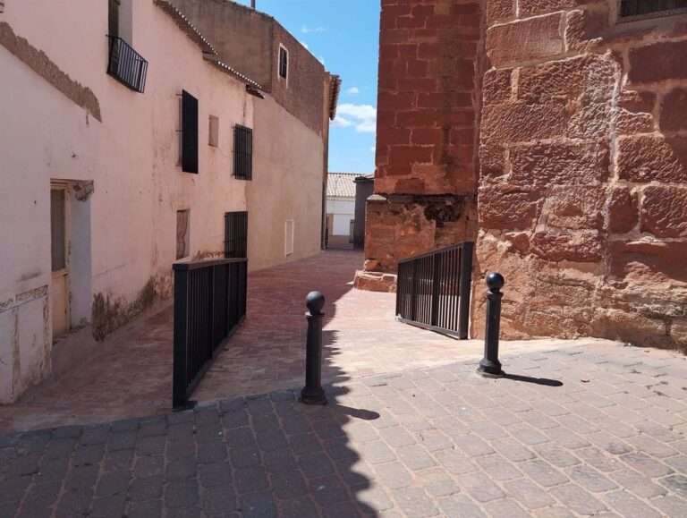 Terrinches (Ciudad Real) consigue reabrir el callejón de la Iglesia, cerrado desde mediados de los años 60