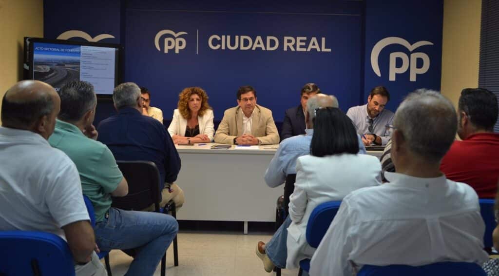 Valverde (PP) acusa al Gobierno de España y el de C-LM de "incumplimientos" en materia de infraestructura