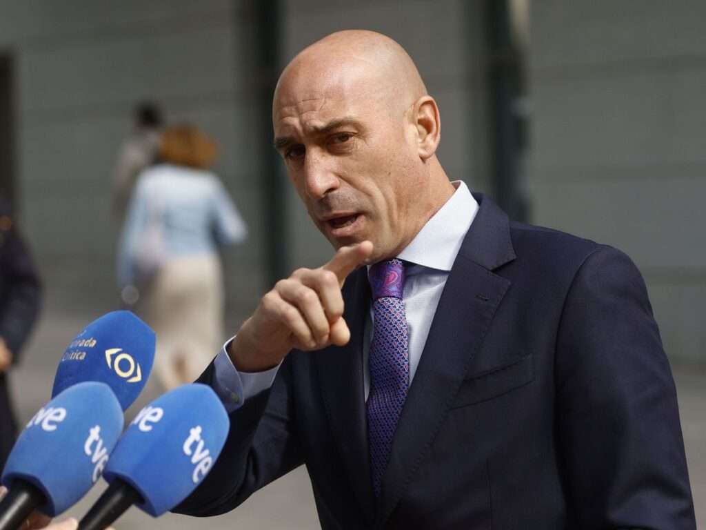 Rubiales Solicita la Comparecencia de sus Hijas en el Caso del Beso No Consentido a Jenni Hermoso 10