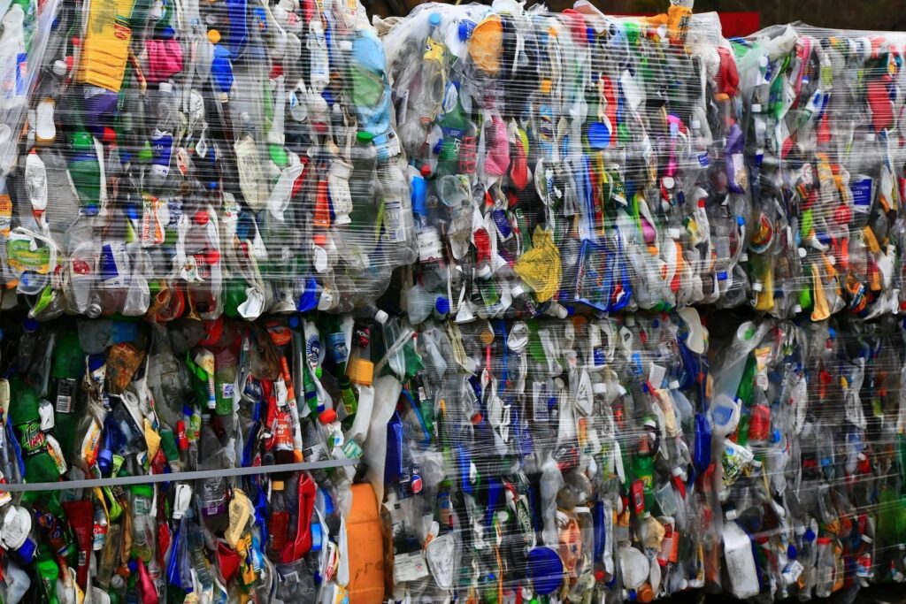 La ineficacia de la gestión de botellas plásticas en España: Un estudio revela cifras alarmantes 1