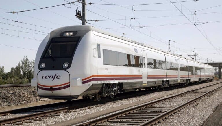 Sucesos.- Ascienden a cinco los heridos al descarrilar un tren tras chocar con un árbol caído en la vía en Almansa