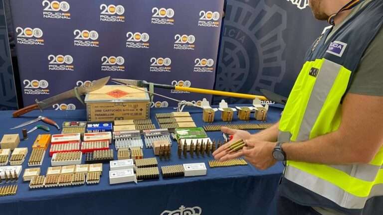 Cuatro detenidos, uno en La Roda, con 6.300 cartuchos y munición de guerra para vender en Sevilla