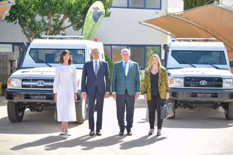 Dos ambulancias blindadas parten de Herencia (Ciudad Real) al frente de Ucrania: "Van a salvar vidas"
