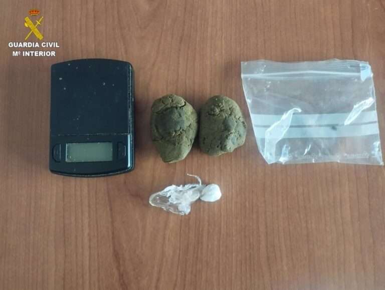 Detenido en Tarancón por saltarse un control de la Guardia Civil y portar hachís y cocaína en su coche