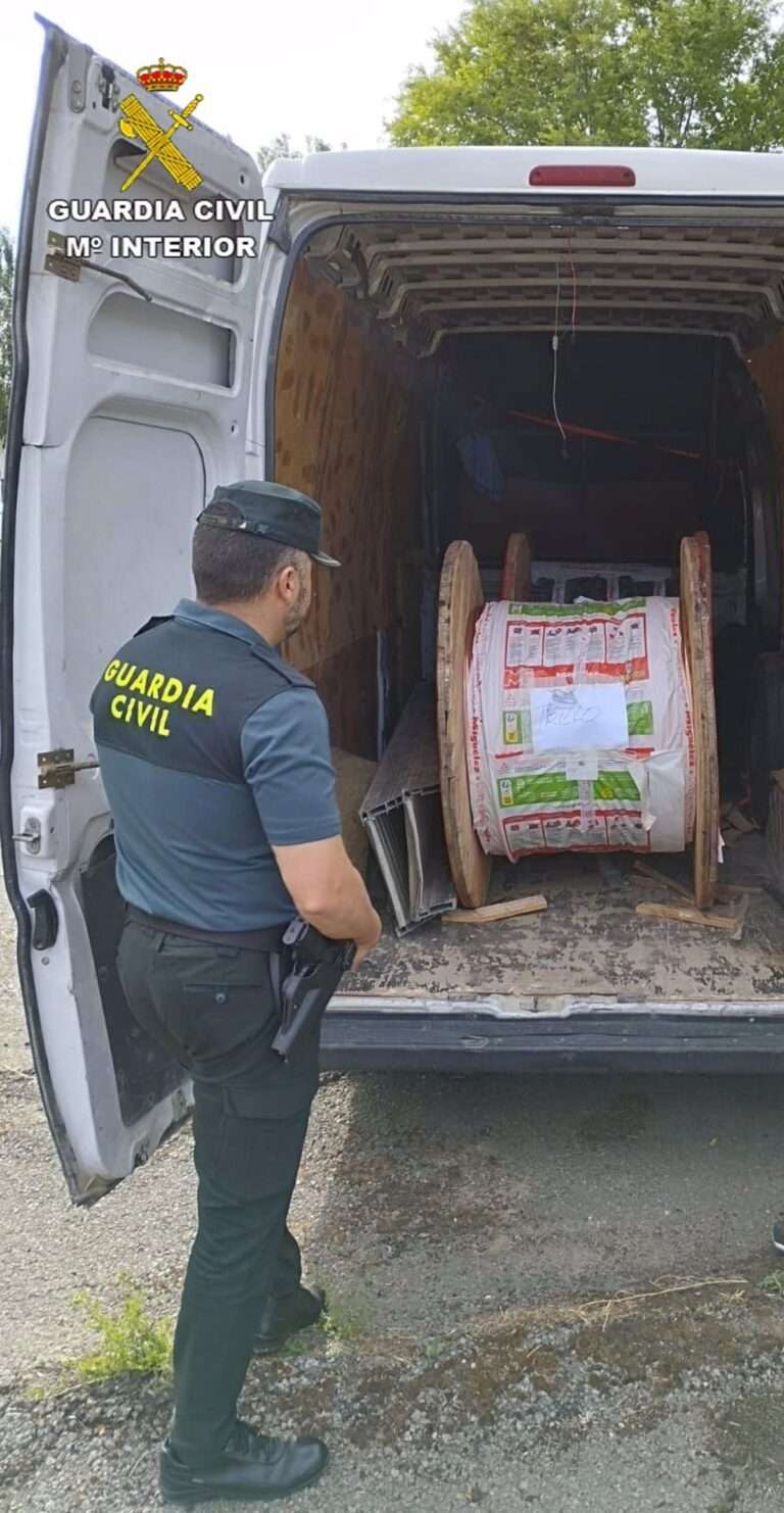 Detienen en la A-2 a una persona tras el presunto robo de 30.000 euros en bobinas de cobre
