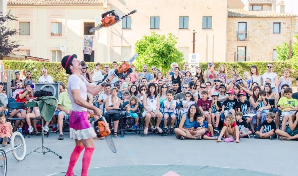 El premiado espectáculo de calle Máximo Óptimo, llega a Valdepeñas el 5 de junio