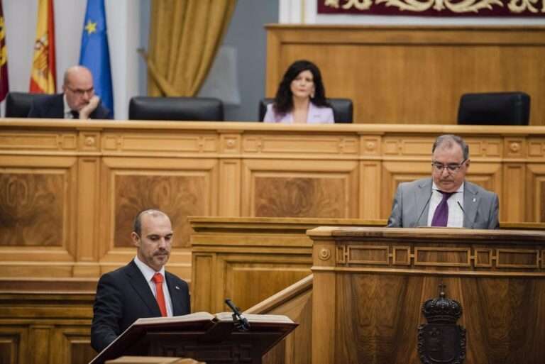 Nuevo estatuto de C-LM apunta a ser simultaneo a un cambio de Reglamento de Cortes provocando decenas de reformas de ley