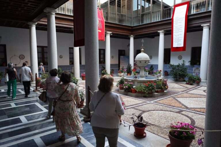 Los 40 patios abiertos en el XXIII Certamen Patios de Toledo que concluye este sábado con gran afluencia de visitas
