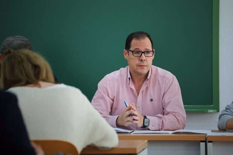 Gobierno local de Toledo defiende que su propuesta contra el absentismo escolar "garantiza el bienestar del menor"