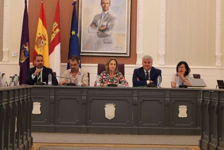 El Ayuntamiento de Guadalajara da luz verde al nuevo Reglamento de Honores y Distinciones y crea dos nuevas