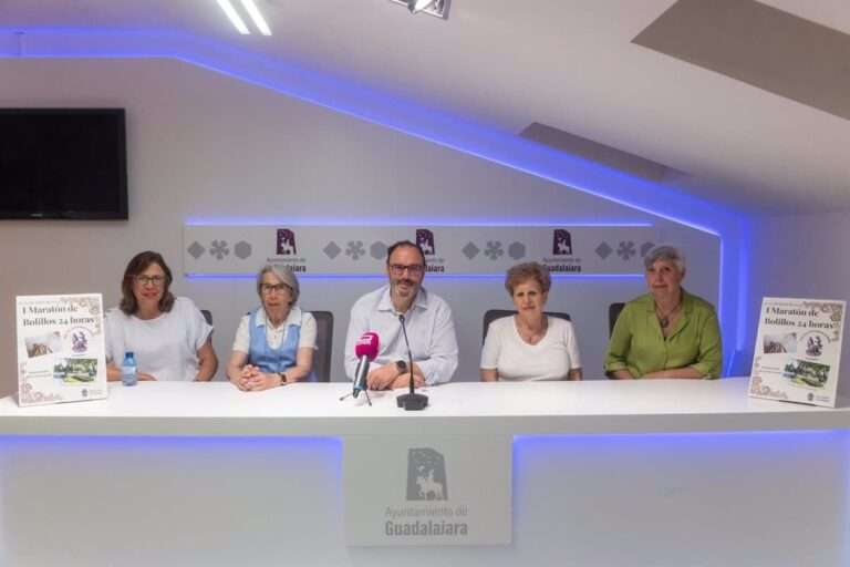 Guadalajara acoge este viernes un maratón de 24 horas haciendo bolillos organizado por las encajeras de la provincia