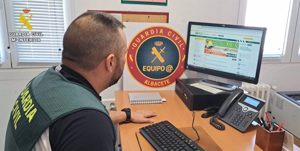 Guardia Civil de Albacete esclarece 72 delitos de estafa por 200.000 euros mediante mensajes de texto de móvil