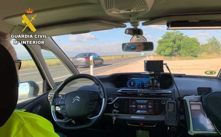 Investigado un conductor por circular a 174 kilómetros por hora en una vía limitada a 60 en Almansa