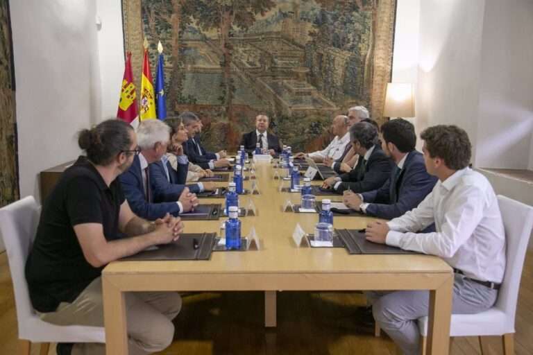 La Junta traslada su apoyo al proyecto 'Parquijote' que prevé una inversión de 2.300 millones y 16.000 empleos en Seseña