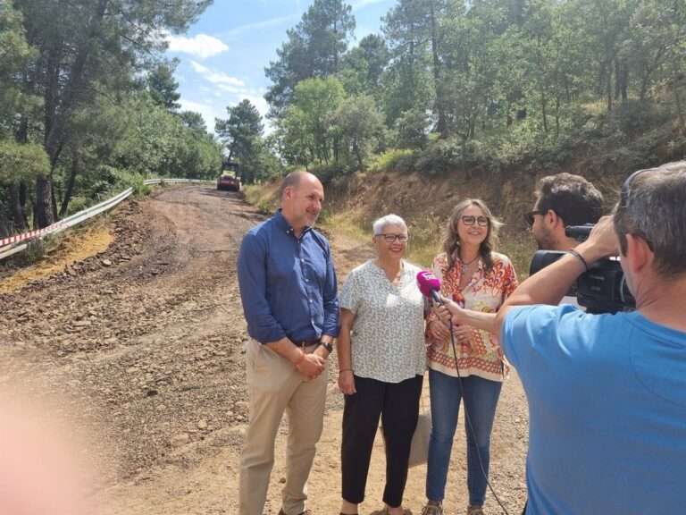La Junta destina cerca de 900.000 euros a mejora de caminos en el entorno de Espinoso del Rey y Robledo del Mazo