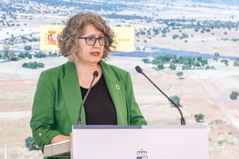 C-LM destaca el papel del nuevo laboratorio de verificación del ISFOC de Puertollano en el impulso de la "agrovoltaica"
