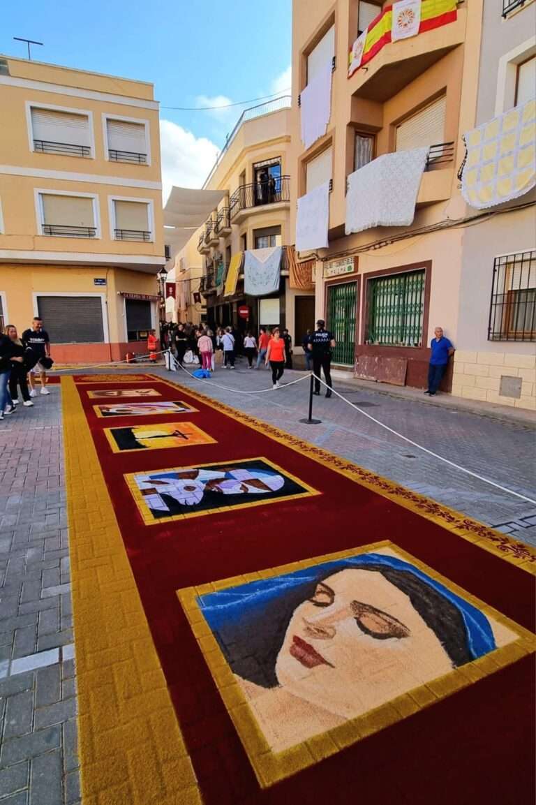 Las Alfombras de Serrín de Elche de la Sierra cumplen 60 años aspirando a ser Patrimonio Inmaterial de la Humanidad