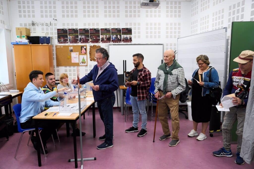 La participación a las 18.00 horas en C-LM cae 12,92 puntos respecto a 2019 y se queda en el 39,85%