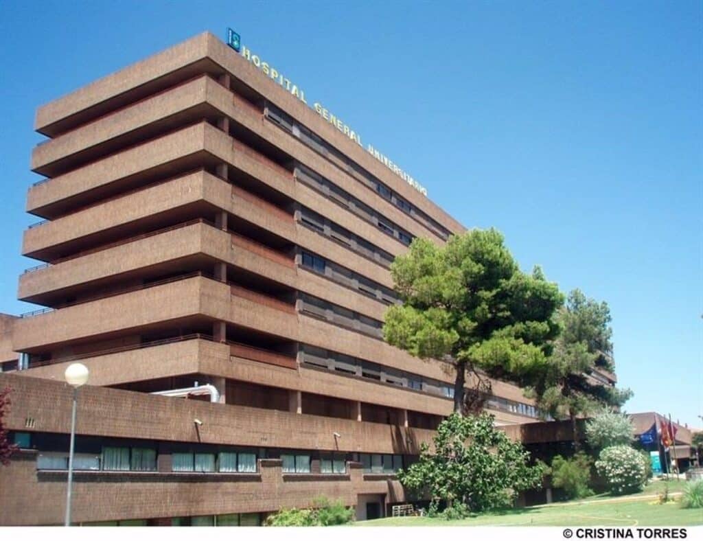 Hospitalizado un trabajador de 42 años en Albacete tras caerle encima material industrial