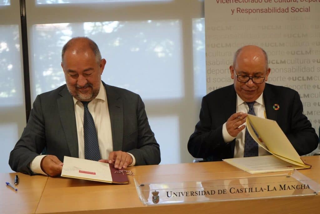 La UCLM y la Universidad a Distancia de Colombia suscriben un Convenio Marco