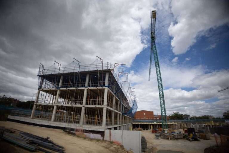 UGT apunta que si se producen accidentes en altura en el sector de la construcción es "porque algo se está incumpliendo"