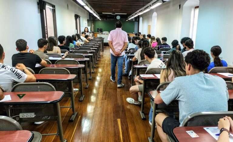 VÍDEO: Un texto sobre Vinicius y el racismo y una anécdota del Real Madrid, en el examen de Lengua de EvAU en UCLM