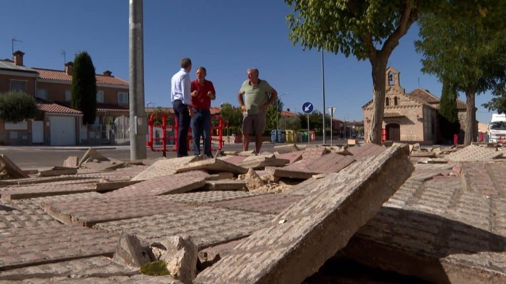 VÍDEO: Vox carga contra Ayuntamiento de Olías del Rey por las obras en la calle Camino del Arenal: "No tienen sentido"