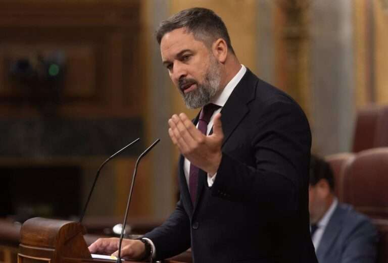 Abascal reprocha al PP que no es "ético ni estético" llegar a acuerdos con el PSOE como el aumento de diputados en C-LM