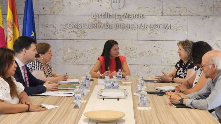 El Gobierno de C-LM inicia la elaboración de la futura Ley del Voluntariado de la región