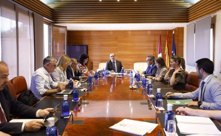 La Ley de créditos por gastos de las elecciones, educación, sanidad y mayores, al pleno de las Cortes del jueves