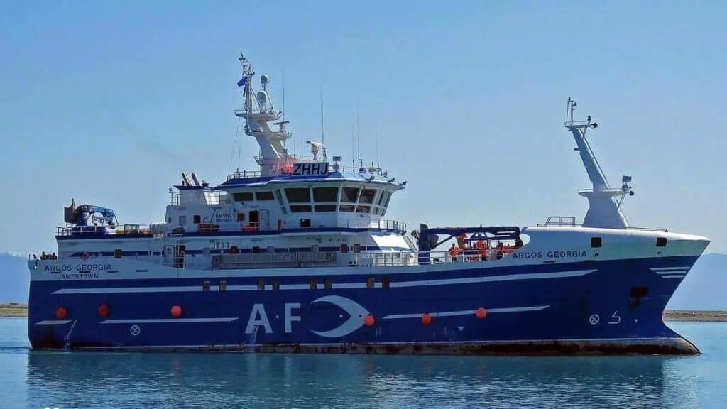 Exteriores envía un diplomático para repatriar españoles del 'Argos Georgia' a espera de coordinar con Defensa un avión
