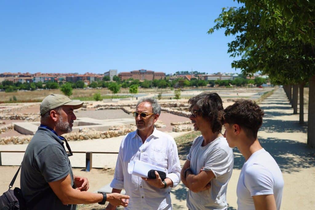 Un georradar operado por un arqueólogo que trabajó en la tumba de Tutankhamon ya explora 8.000 m2 en Vega Baja