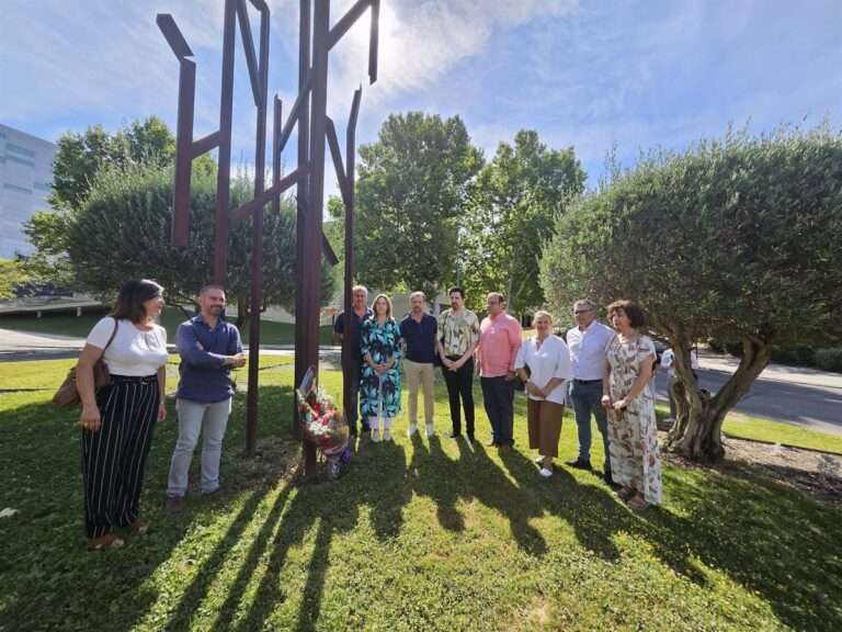 Guarinos afirma en el 19 aniversario del fuego de Riba de Saelices que mientras sea alcaldesa las víctimas se recordarán