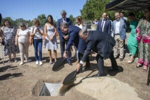 Colocan la primera piedra del Centro de Día especializado en Alzheimer y Centro de Mayores de Talavera