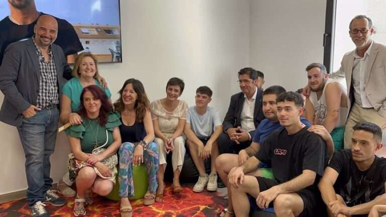 Isabel Rodríguez aboga por políticas públicas que beneficien a la gente joven