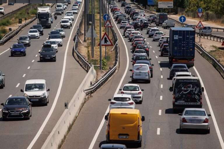 DGT prevé 1,1 millones de desplazamientos por carreteras de C-LM en el puente de Santiago, festivo en 5 CCAA