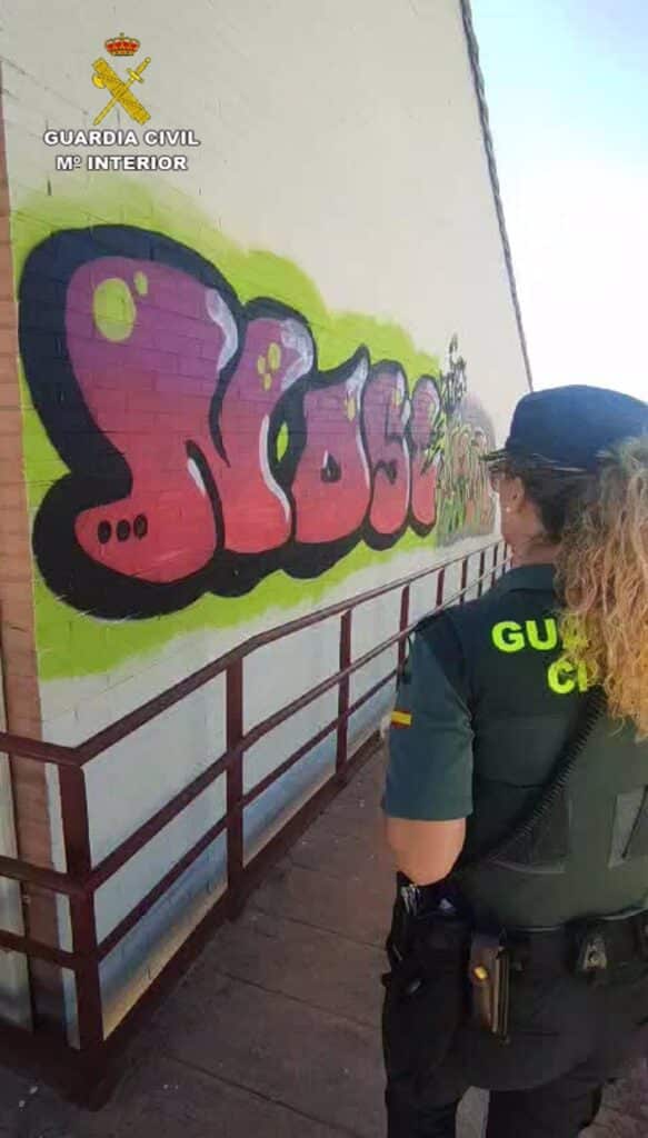 Guardia Civil investiga a tres grafiteros por actuar en propiedades municipales de Azuqueca de Henares