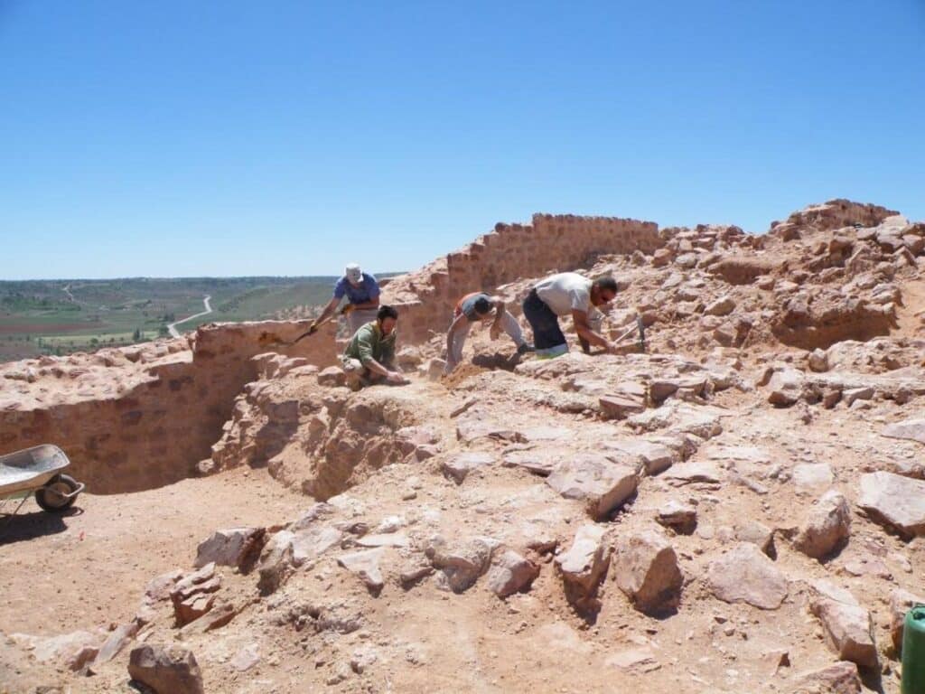 La Junta aprueba destinar 450.000 euros a 42 proyectos de investigación arqueológica y paleontológica